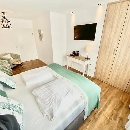 Juuls - Garni Hotel *